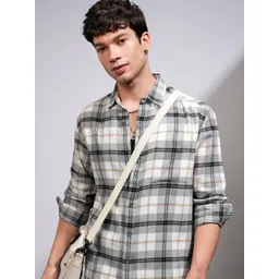 HIGHLANDER Men Spread Collar Tartan Checked Cotton Casual Shirt-picture-36