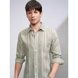 HIGHLANDER Men Spread Collar Vertical Striped Casual Shirt-picture-25