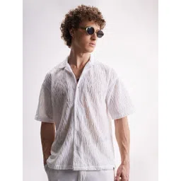 HIGHLANDER Men Textured Cuban Collar Casual Shirt-picture-34