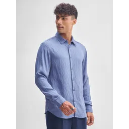 HIGHLANDER Relaxed Fit Textured Cutaway Collar Casual Shirt image 2