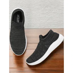 Hilux Men Black Casual Shoes image 5