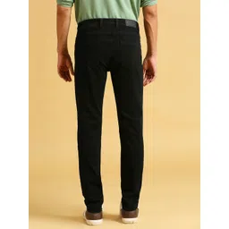 HJ HASASI Men Relaxed Fit High-Rise Cotton Jeans image 3