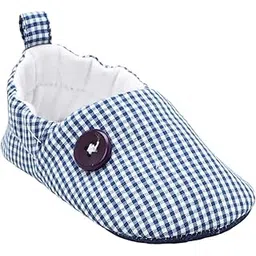 hopscotch Boys and Girls Cotton Check Printed With Button Applique Infant Shoes in Blue Color-picture-42