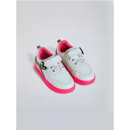 Hopscotch White Mesh Non-Marking Sports Shoes-picture-35