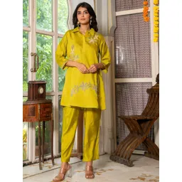 HOUSE OF JAMOTI Embroidered Shirt Collar-Neck Top With Trousers Co-Ords-picture-15