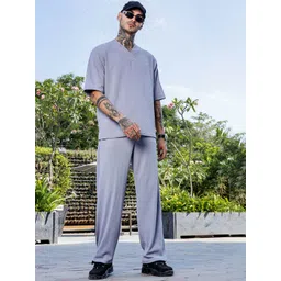House of Koala Men Textured Relaxed-Fit Mid-Rise Track Pant image 3