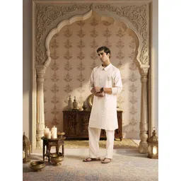 House of Pataudi Embroidered Jashn Kurta with Trousers-picture-36