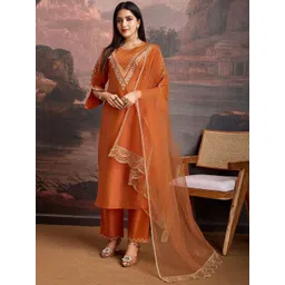 House of Pataudi Embroidered Kurta & Trousers With Net Dupatta Set-image-25
