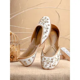 House of Pataudi Embroidered Slip-On Mojaris-picture-24