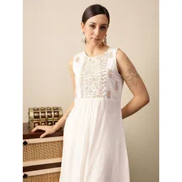 House of Pataudi Floral Embroidered Pure Cotton A-Line Jashn Kurta-picture-33