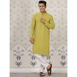 House of Pataudi Mandarin Collar Floral Embroidered Chikankari Straight Kurta-image-36