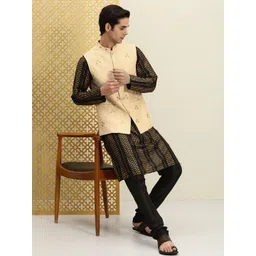 House of Pataudi Men Black Printed Jashn Kurta Set With Jacket-picture-23