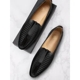 House of Pataudi Men Black Textured & Glossy Finish Handcrafted Leather Mojaris-picture-25