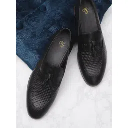 House of Pataudi Men Black Textured Semi Formal Taselled Loafers-picture-18