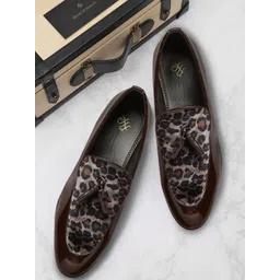 House of Pataudi Men Brown & Black Leopard Print Handcrafted Tasselled Loafers-picture-24