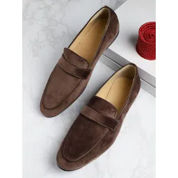 House of Pataudi Men Coffee Brown Velvet Finish Handcrafted Slip-Ons-image-35
