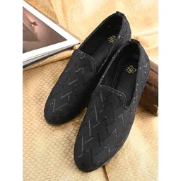 House of Pataudi Men Embellished Lightweight Mojaris-picture-23