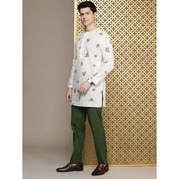 House of Pataudi Men Floral Printed Regular Pure Cotton Jashn Kurta with Trousers-picture-29