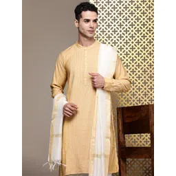 House of Pataudi Men Jashn Yoke Design Regular Kurta With Churidar & Dupatta-picture-34