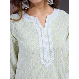 House of Pataudi Motifs Sequined Embroidered Straight Kurta image 2