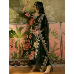 House of Pataudi Printed V-Neck A-Line Kurta & Trousers With Dupatta-picture-12