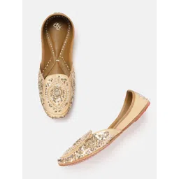 House of Pataudi Women Embellished Ethnic Mojaris-picture-23