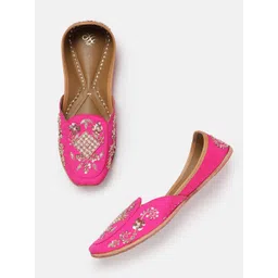 House of Pataudi Women Embellished Ethnic Mojaris-picture-25