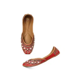 House of Pataudi Women Embellished Ethnic Mojaris Flats-picture-26
