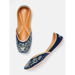 House of Pataudi Women Embellished Ethnic Mojaris Flats-picture-21