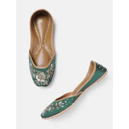 House of Pataudi Women Embellished Floral Leather Mojaris image 1