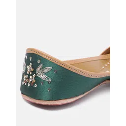 House of Pataudi Women Embellished Floral Leather Mojaris image 3
