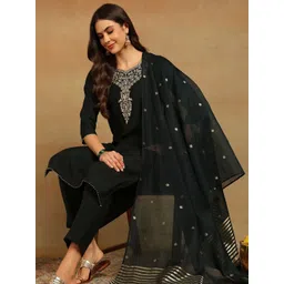 House of Pataudi Women Embroidered Straight Kurta Trousers With Dupatta-image-17