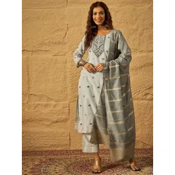 House of Pataudi Women Floral Embroidered Kurta with Trousers & Dupatta-picture-16