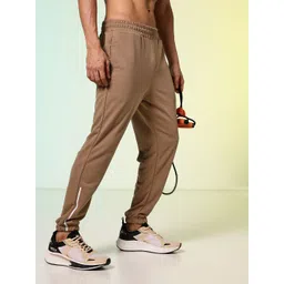 HRX by Hrithik Roshan Men Retro Training Joggers-picture-16