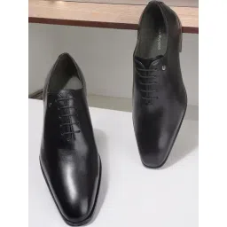 Hush Puppies by Bata Men's SEBASTAIN Black Oxford Shoes-picture-42