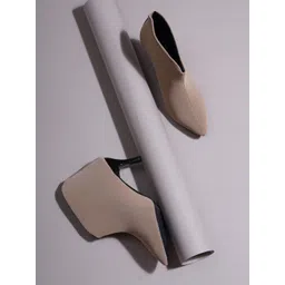 HVNLY BY SHOETOPIA Women Stiletto Heeled Boots-picture-18