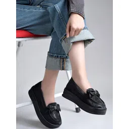 HVNLY BY SHOETOPIA Women Textured Loafers-picture-28