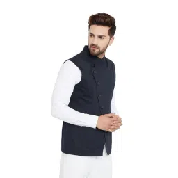 Hypernation Navy Slim Fit Sleeveless Solid Waistcoat image 3