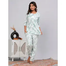 Ichaa Green Rayon Floral 3/4th sleeves Night Suits-picture-47