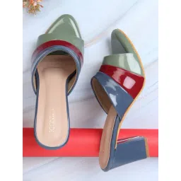 Iconics Women's Green Casual Sandals-picture-42