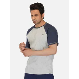 IMPERATIVE Men Grey Melange Colourblocked Anti Odour Applique T-shirt image 4
