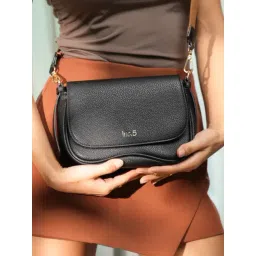 Inc.5 Black Textured Medium Cross Body Bag-picture-38