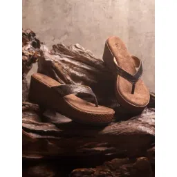 Inc.5 Women's Antique Gold Thong Wedges-picture-12