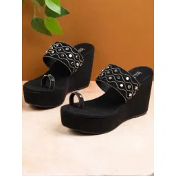 Inc.5 Women's Black Toe Ring Wedges-picture-36