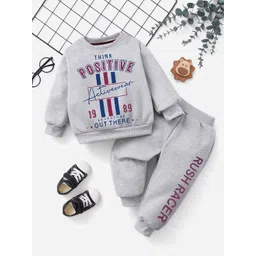 INDIA FASHION FAB Kids Typography Printed Round Neck Long Sleeves Clothing Set-picture-29