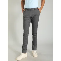 Indian Terrain Men Urban Tapered Fit Chinos-picture-20