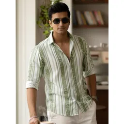 INDICLUB Men Vertical Striped Spread Collar Casual Shirt-picture-22