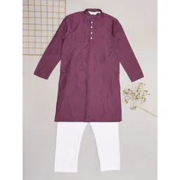 indus route by Pantaloons Boys Floral Embroidered Sequinned Straight Kurta With Pyjama-picture-52