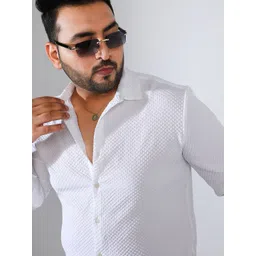 Instafab Plus Men Comfort Opaque Casual Shirt image 1