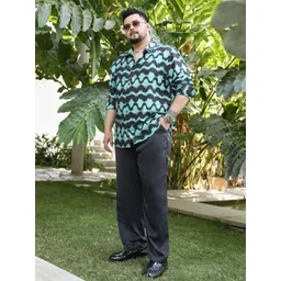 Instafab Plus Men Comfort Opaque Printed Casual Shirt image 4